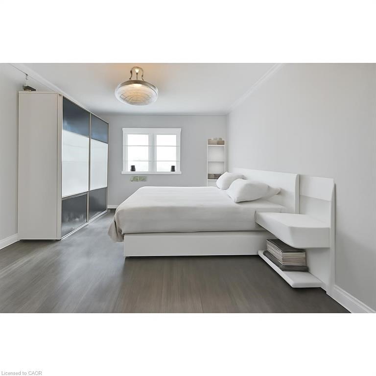 









880


6th

Street,
Mississauga,




ON
L5E 1N6

