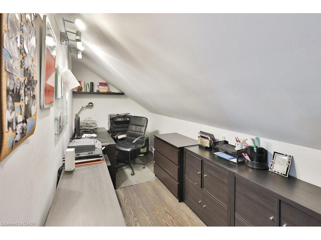 









880


6th

Street,
Mississauga,




ON
L5E 1N6

