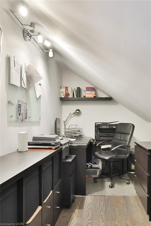 









880


6th

Street,
Mississauga,




ON
L5E 1N6

