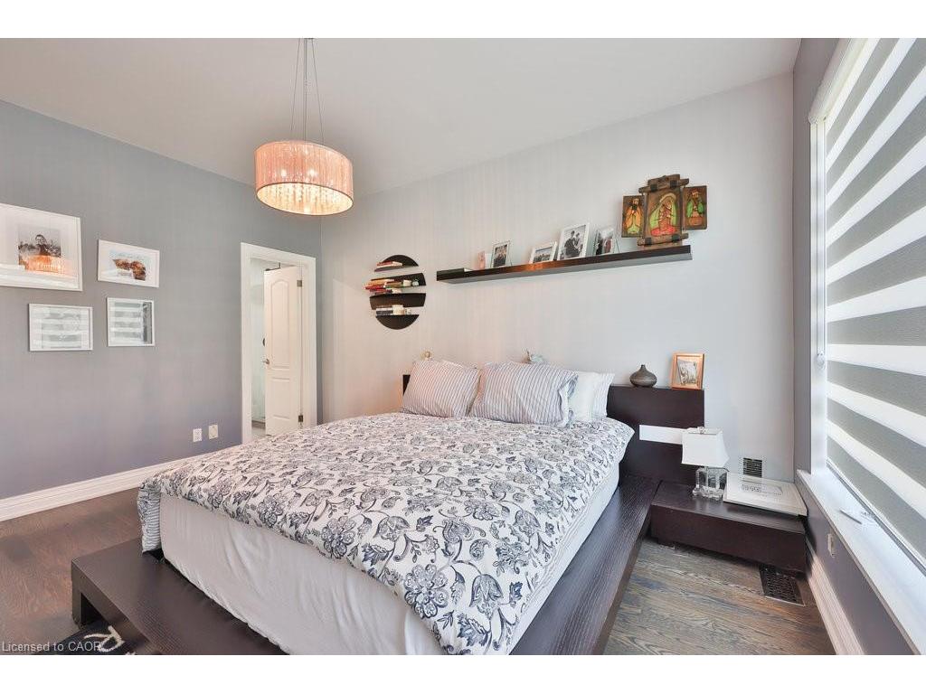 









880


6th

Street,
Mississauga,




ON
L5E 1N6

