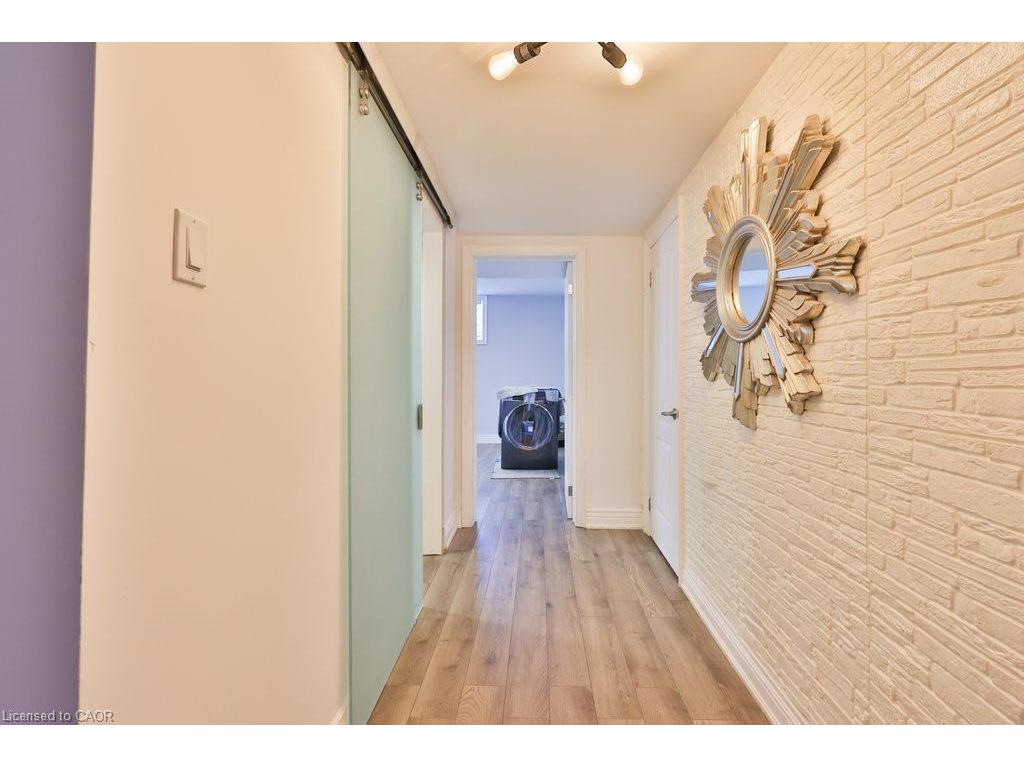 









880


6th

Street,
Mississauga,




ON
L5E 1N6

