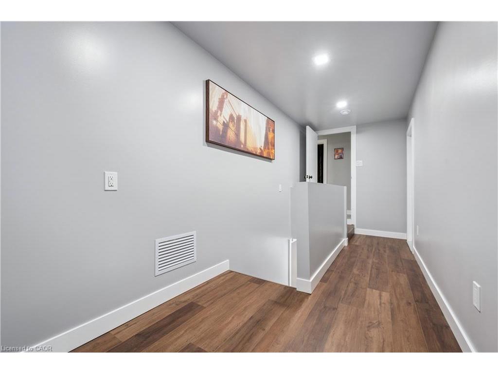 









236


Ironwood

Road,
Guelph,




ON
N1G 3G1

