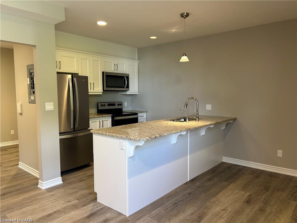 









992


Windham Centre

Road, 7,
Windham Centre,




ON
N0E 2A0

