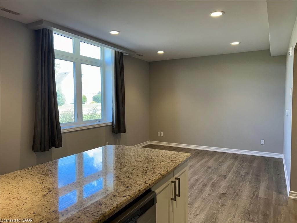 









992


Windham Centre

Road, 7,
Windham Centre,




ON
N0E 2A0

