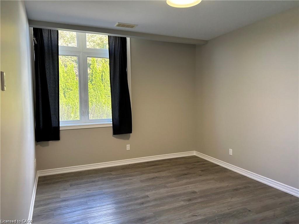 









992


Windham Centre

Road, 7,
Windham Centre,




ON
N0E 2A0

