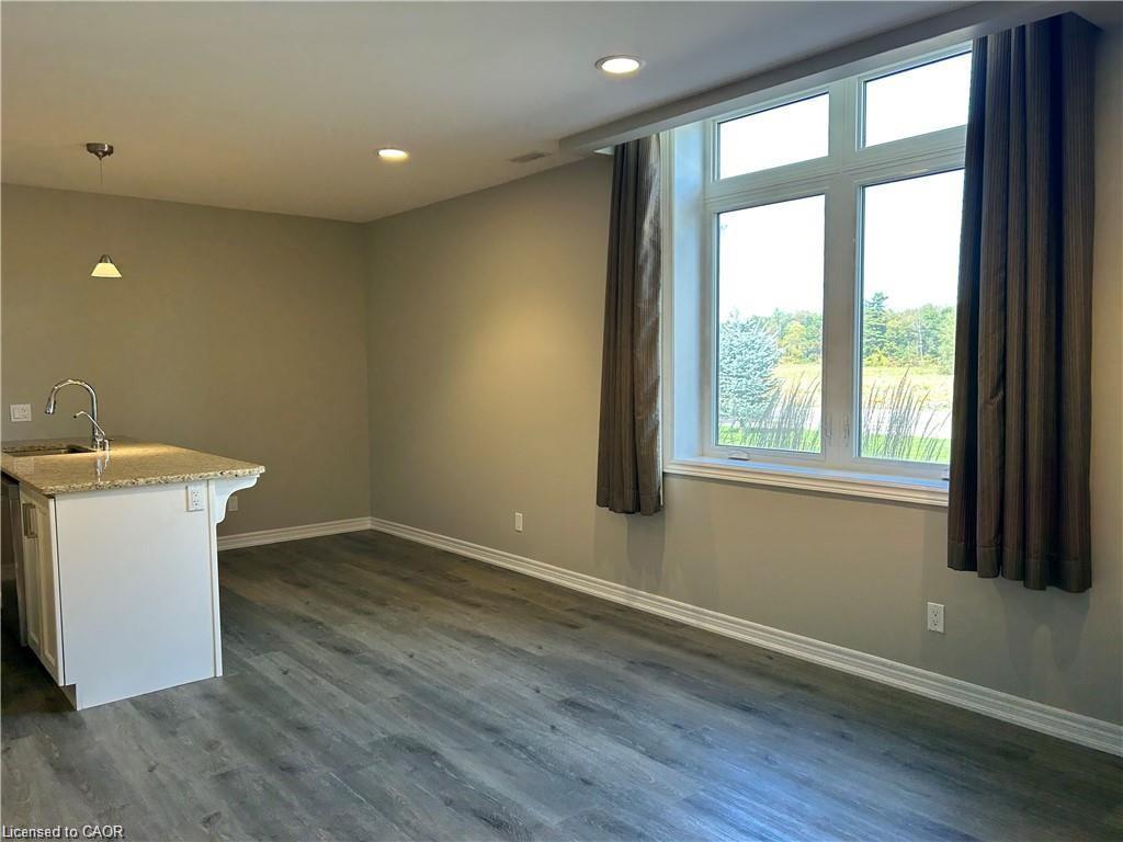 









992


Windham Centre

Road, 7,
Windham Centre,




ON
N0E 2A0

