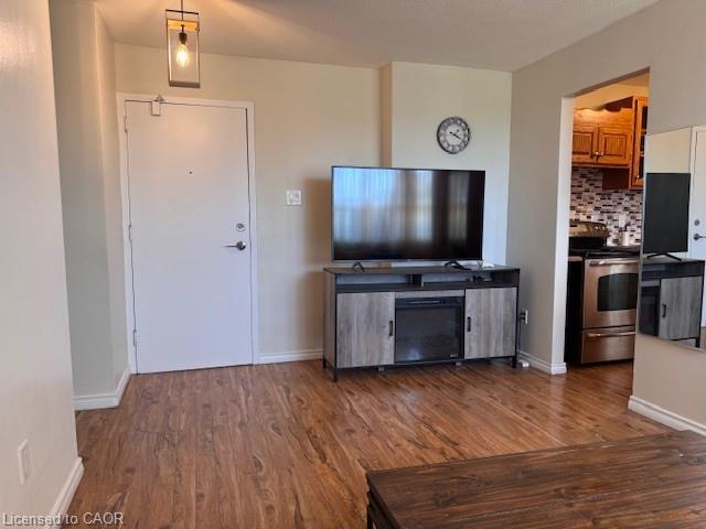 









15


Albright

Road, 603,
Hamilton,




ON
L8K 5J2

