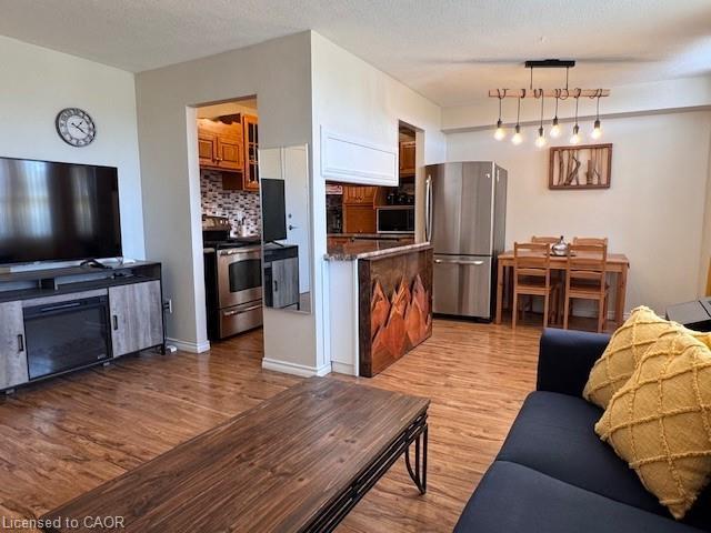 









15


Albright

Road, 603,
Hamilton,




ON
L8K 5J2

