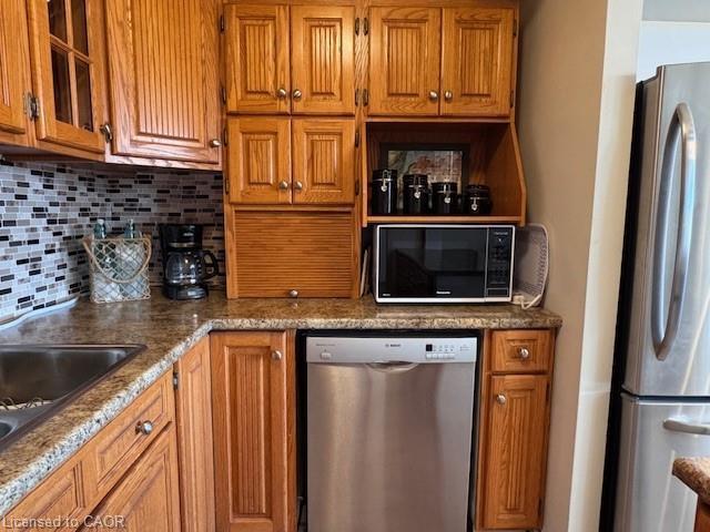 









15


Albright

Road, 603,
Hamilton,




ON
L8K 5J2

