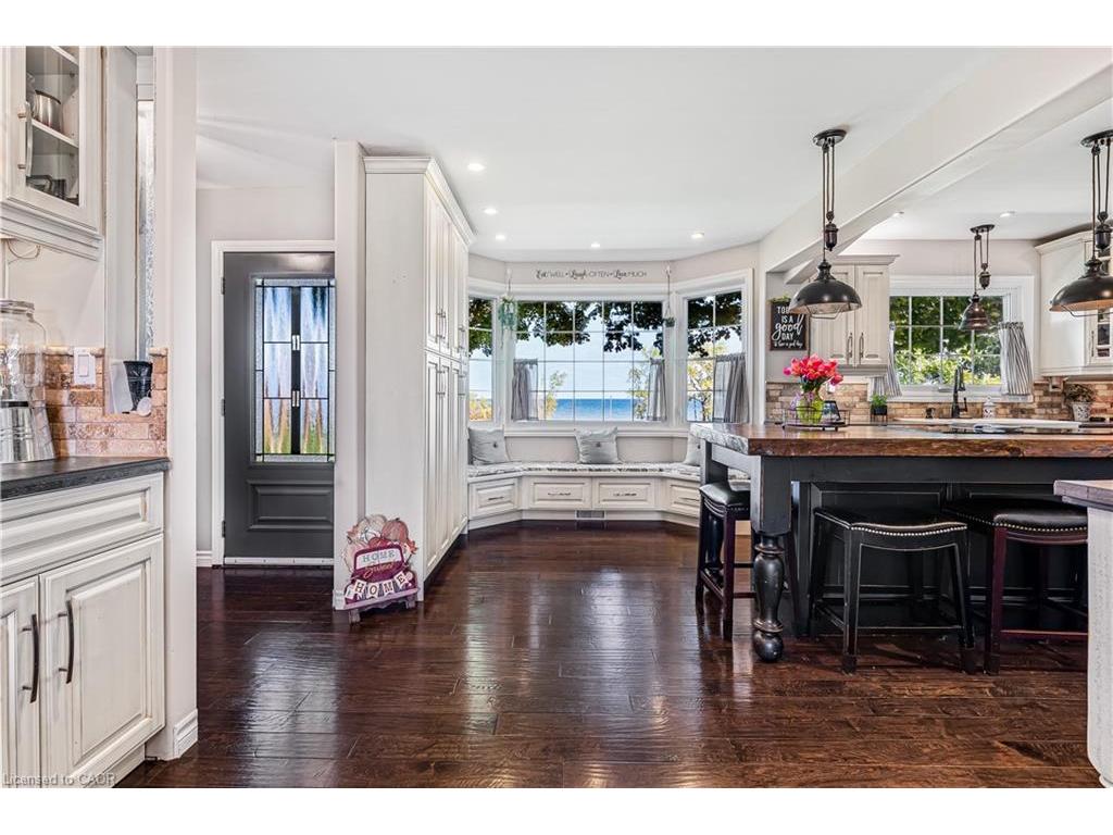 









4591


Twenty First

Street,
Lincoln,




ON
L0R 2E0

