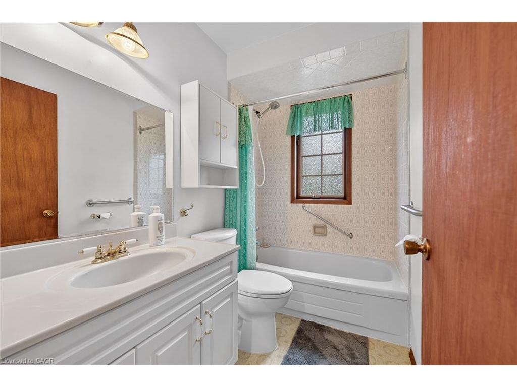 









162


Young

Road,
Dunnville,




ON
N1A 2W7

