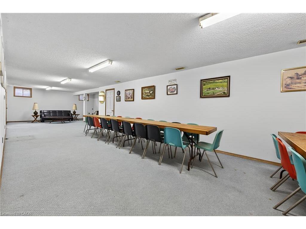 









162


Young

Road,
Dunnville,




ON
N1A 2W7

