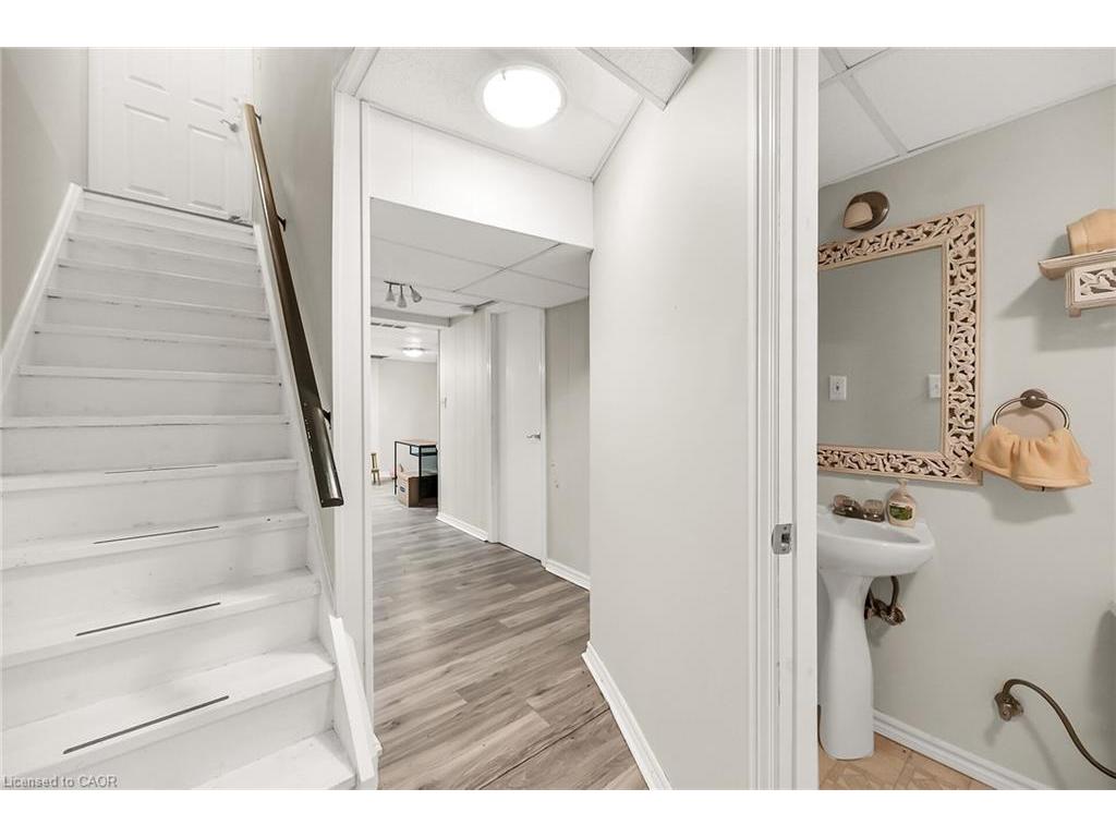 









40


Braemar

Avenue, 30,
Caledonia,




ON
N3W 2N1

