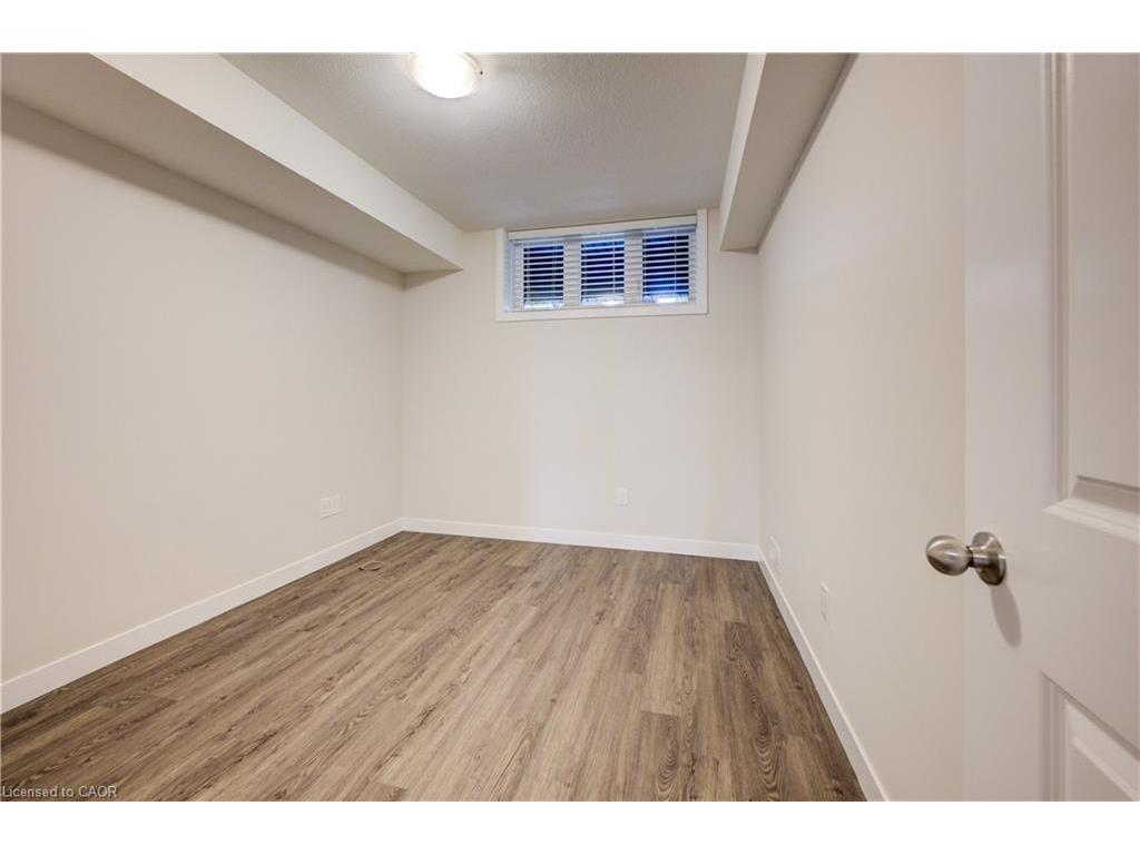 









160


Rochefort

Street, C-18,
Kitchener,




ON
N2R 0P5

