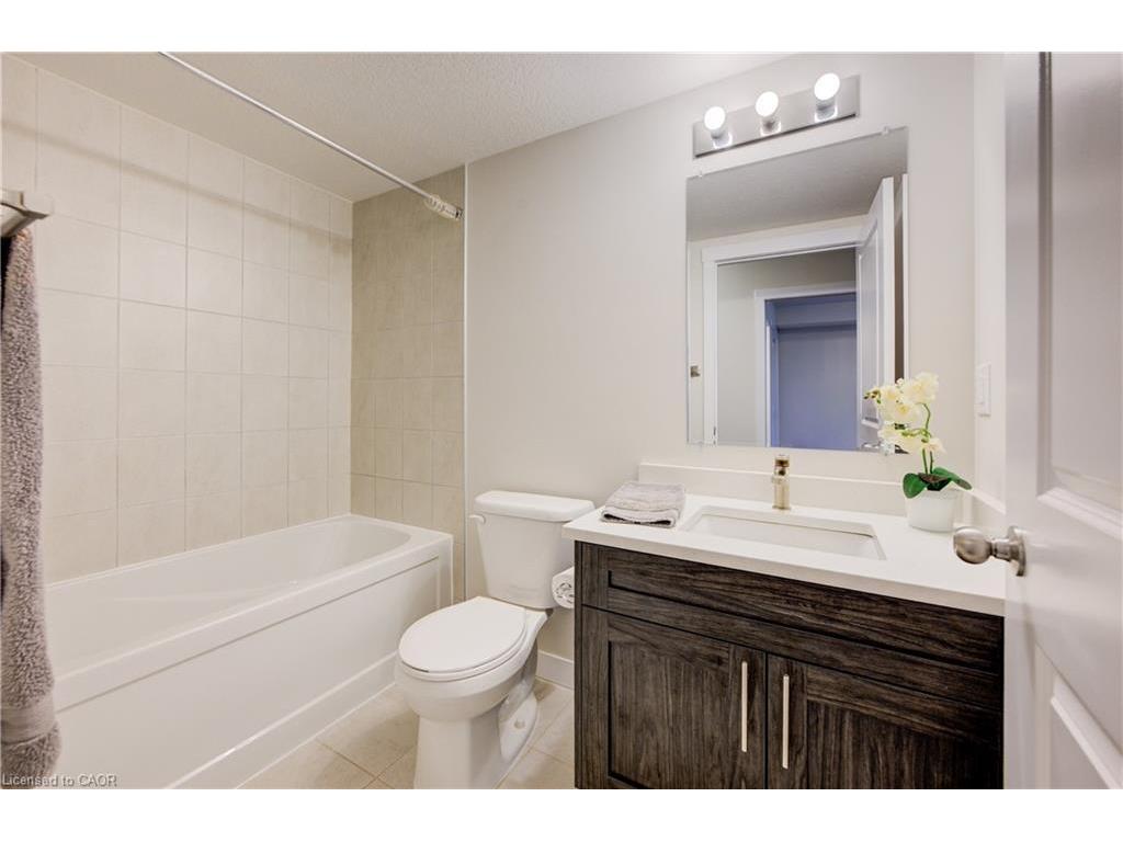 









160


Rochefort

Street, C-18,
Kitchener,




ON
N2R 0P5

