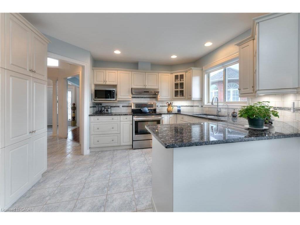 









7


Maue

Court, 148,
Baden,




ON
N3A 3P2

