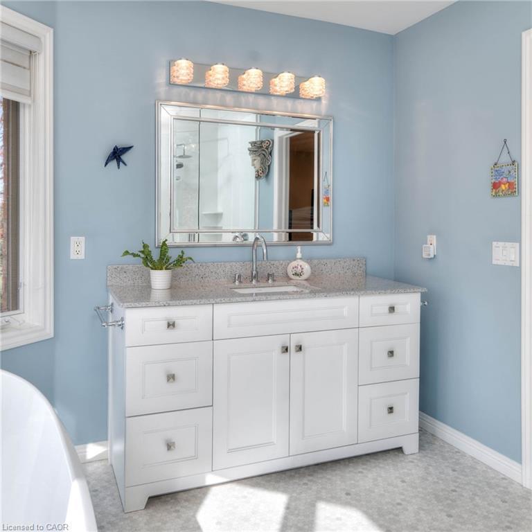 









7


Maue

Court, 148,
Baden,




ON
N3A 3P2

