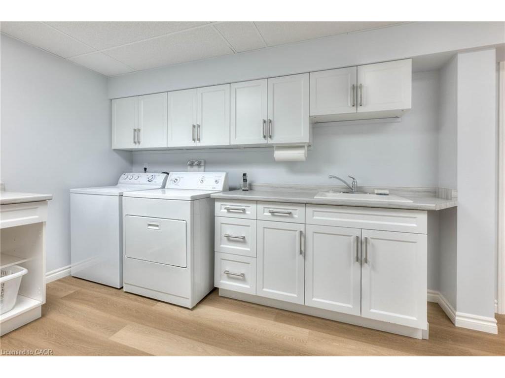 









7


Maue

Court, 148,
Baden,




ON
N3A 3P2

