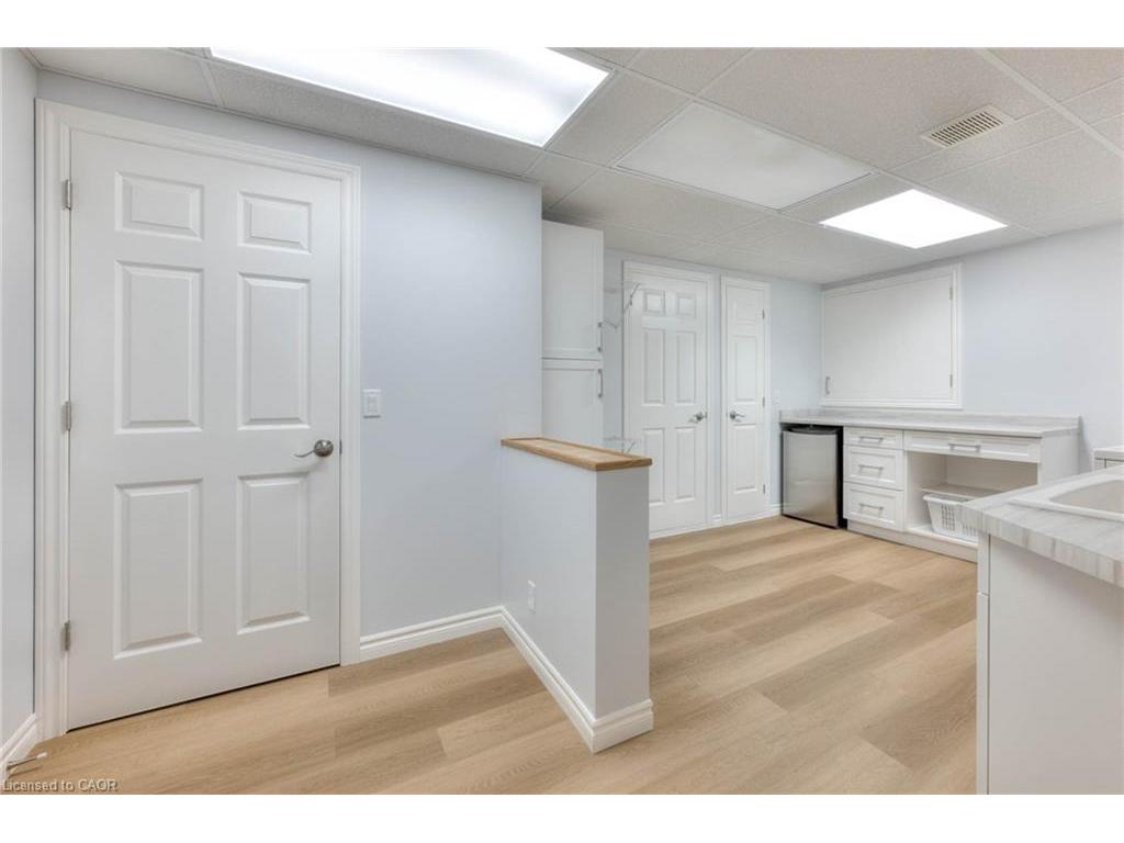 









7


Maue

Court, 148,
Baden,




ON
N3A 3P2

