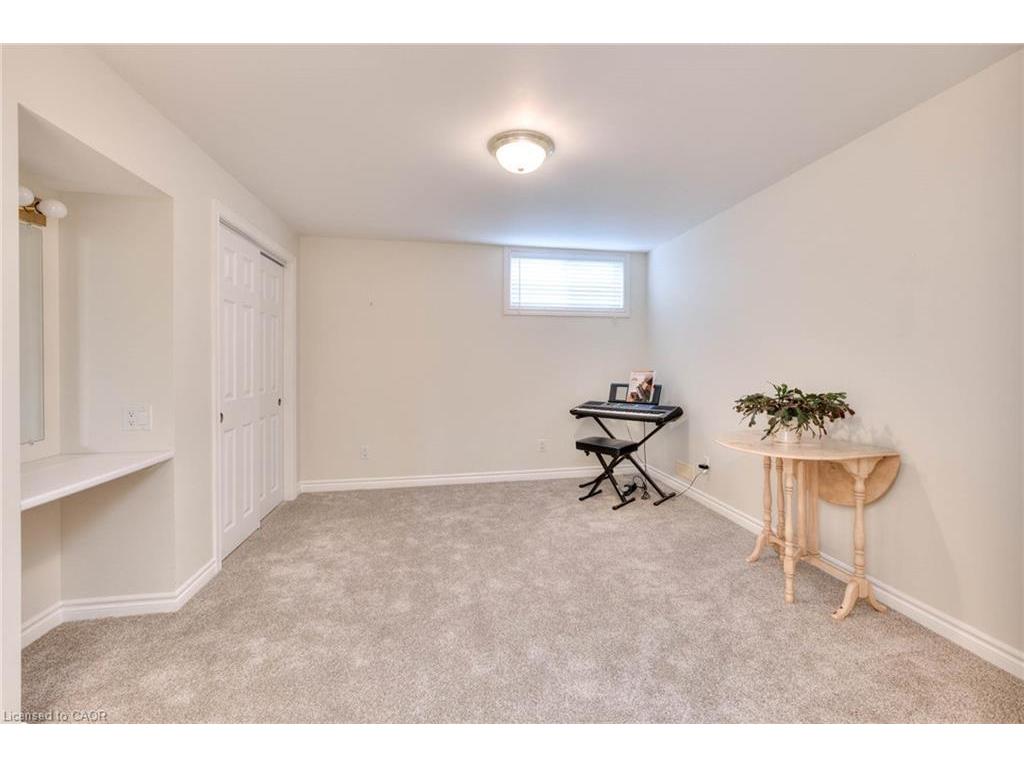 









7


Maue

Court, 148,
Baden,




ON
N3A 3P2

