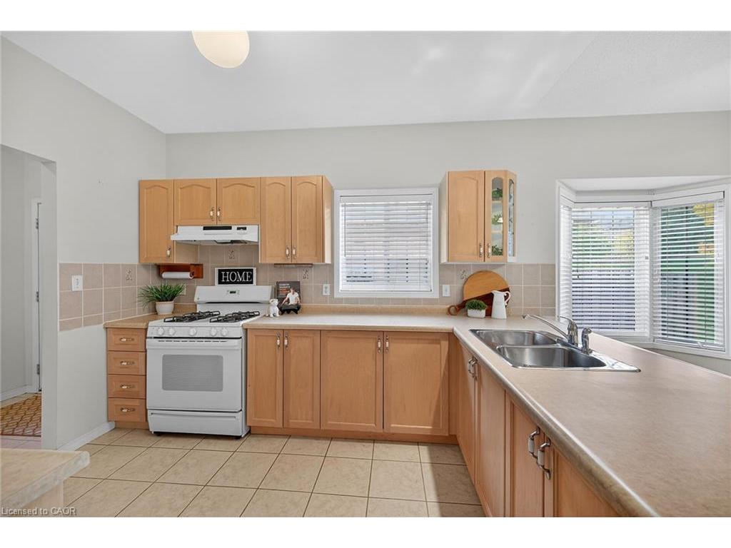 









213


Nash

Road South, 33,
Hamilton,




ON
L8K 6S2

