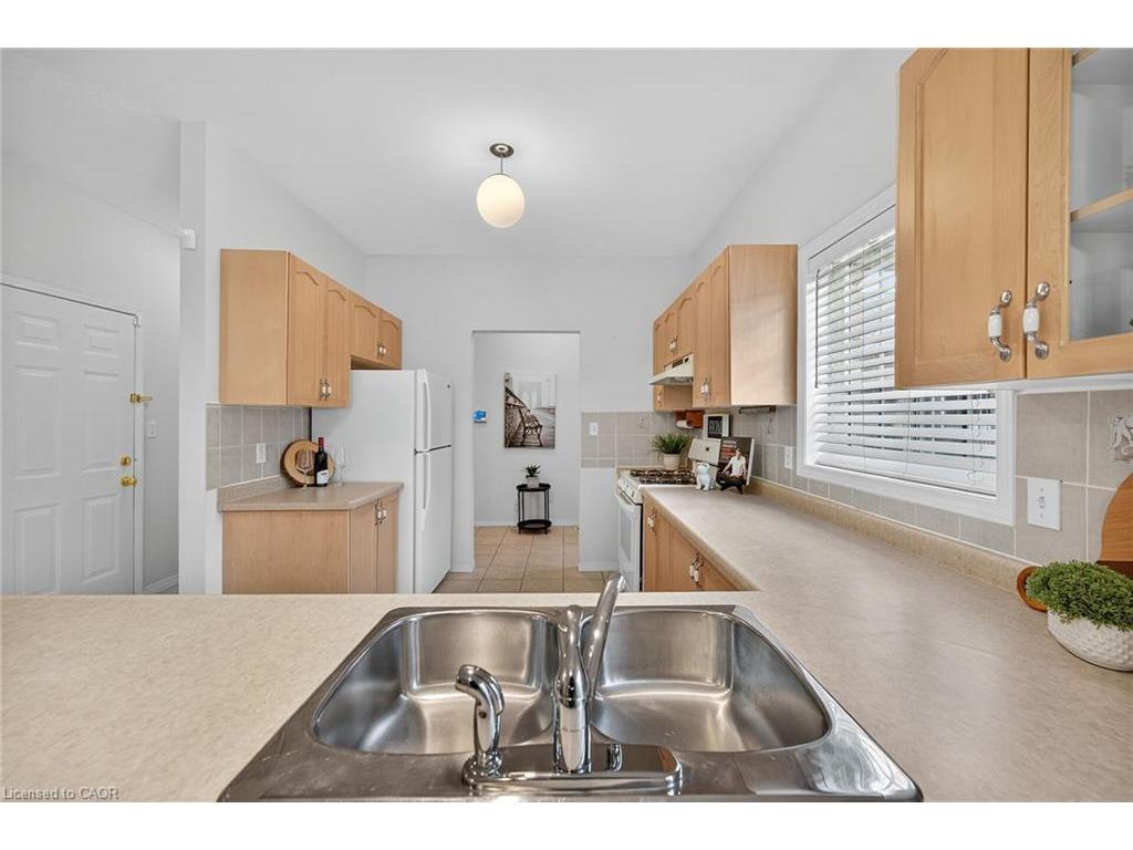 









213


Nash

Road South, 33,
Hamilton,




ON
L8K 6S2

