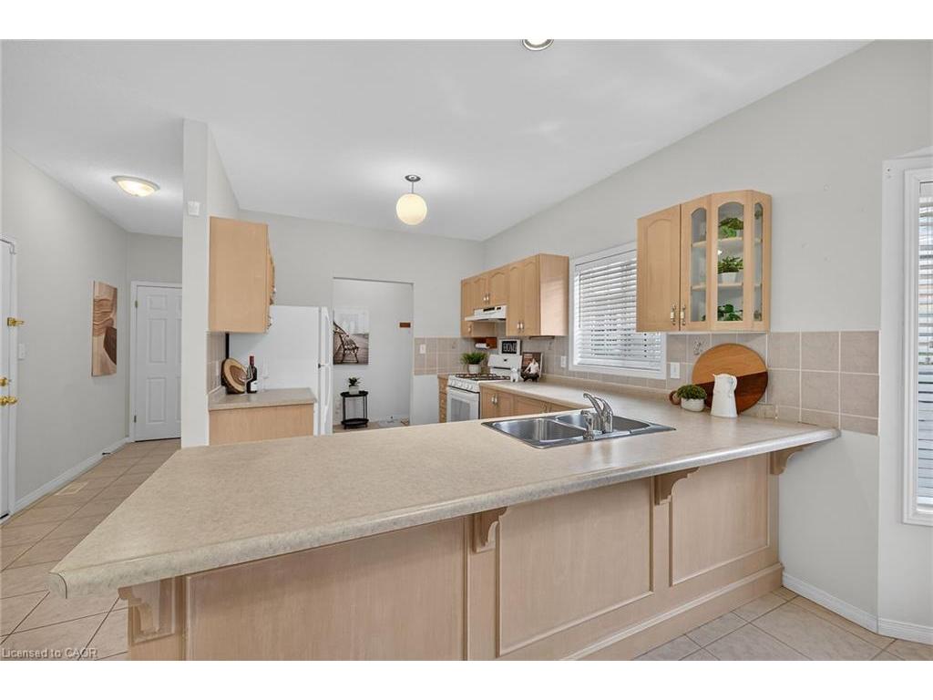 









213


Nash

Road South, 33,
Hamilton,




ON
L8K 6S2

