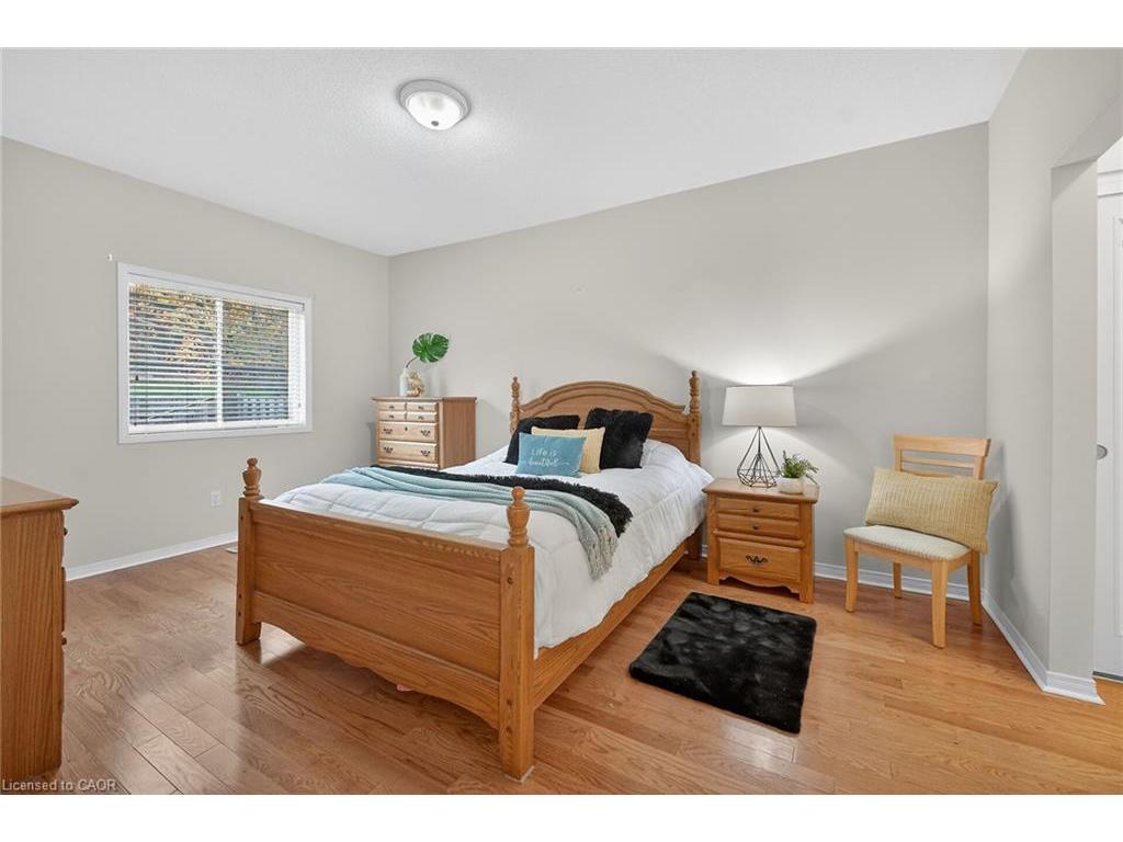 









213


Nash

Road South, 33,
Hamilton,




ON
L8K 6S2

