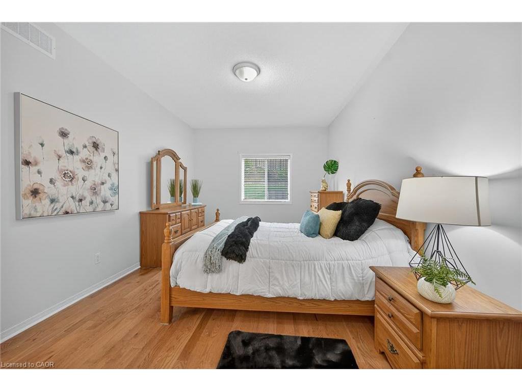 









213


Nash

Road South, 33,
Hamilton,




ON
L8K 6S2

