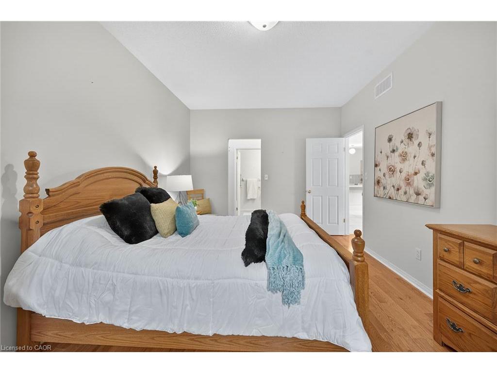 









213


Nash

Road South, 33,
Hamilton,




ON
L8K 6S2

