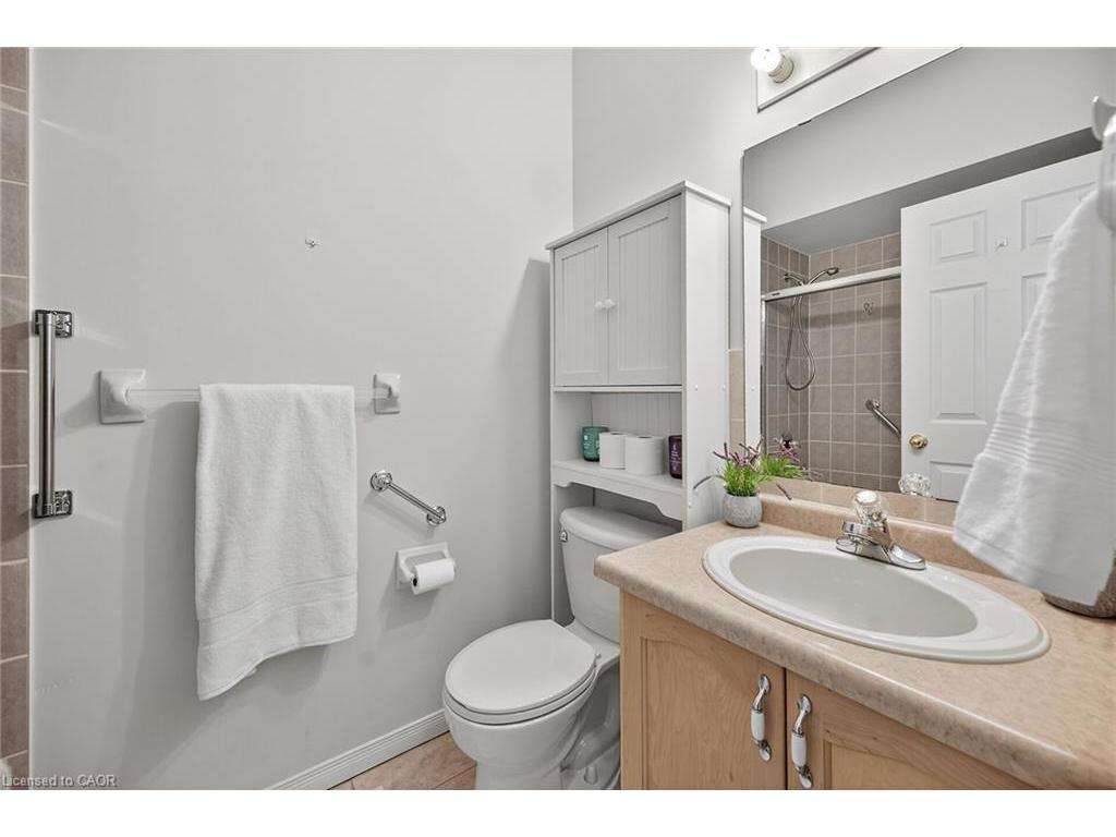 









213


Nash

Road South, 33,
Hamilton,




ON
L8K 6S2

