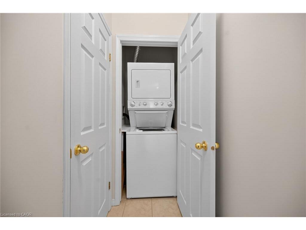 









213


Nash

Road South, 33,
Hamilton,




ON
L8K 6S2

