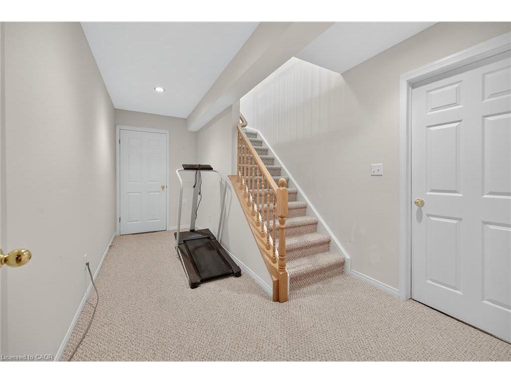 









213


Nash

Road South, 33,
Hamilton,




ON
L8K 6S2

