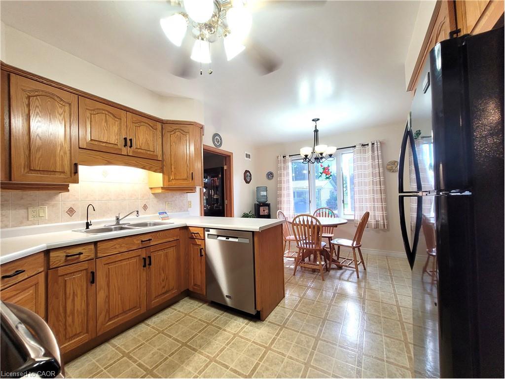 









8


Simon

Court,
Waterford,




ON
N0E 1Y0

