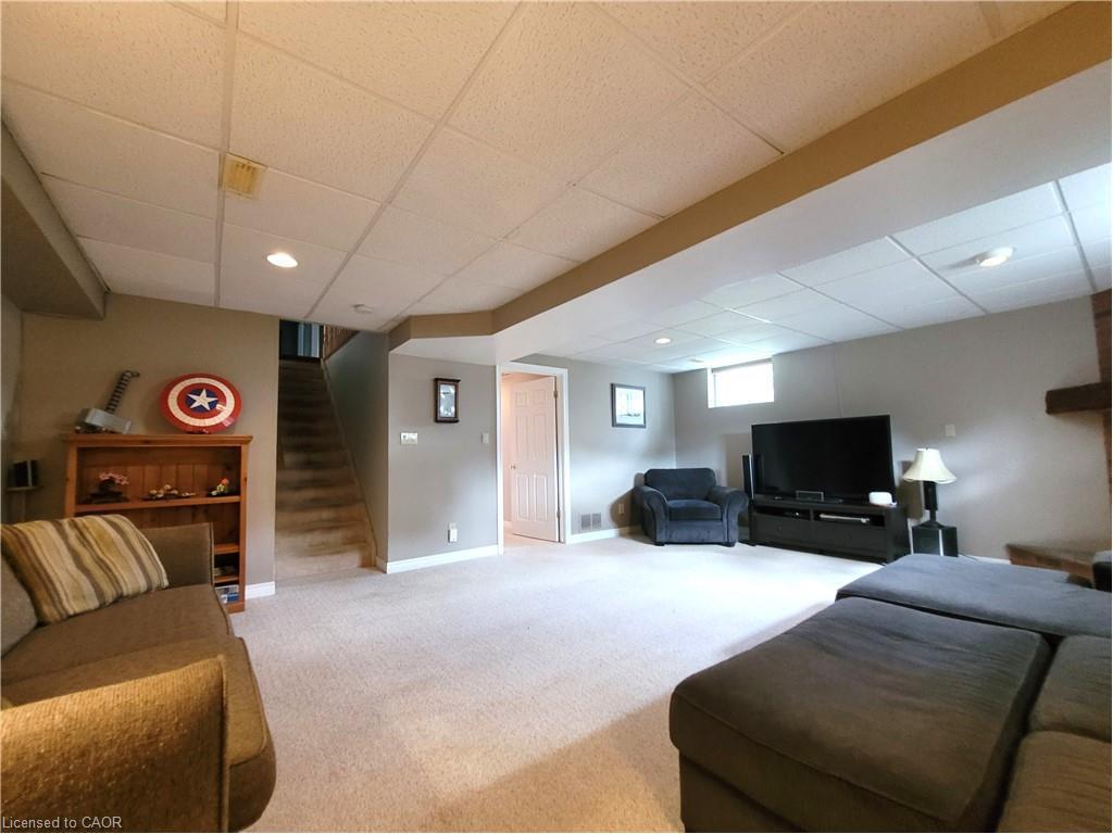 









8


Simon

Court,
Waterford,




ON
N0E 1Y0

