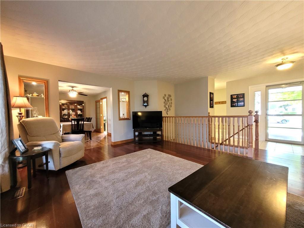 









8


Simon

Court,
Waterford,




ON
N0E 1Y0

