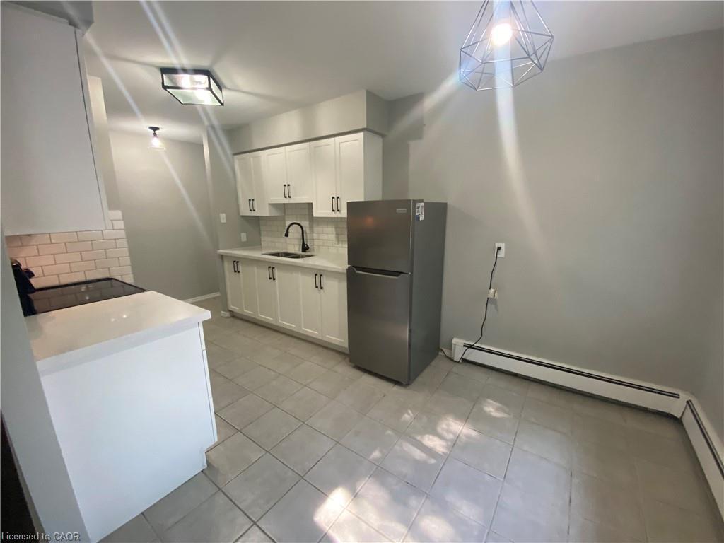 









163


Chandler

Drive, 15,
Kitchener,




ON
N2E 1H1

