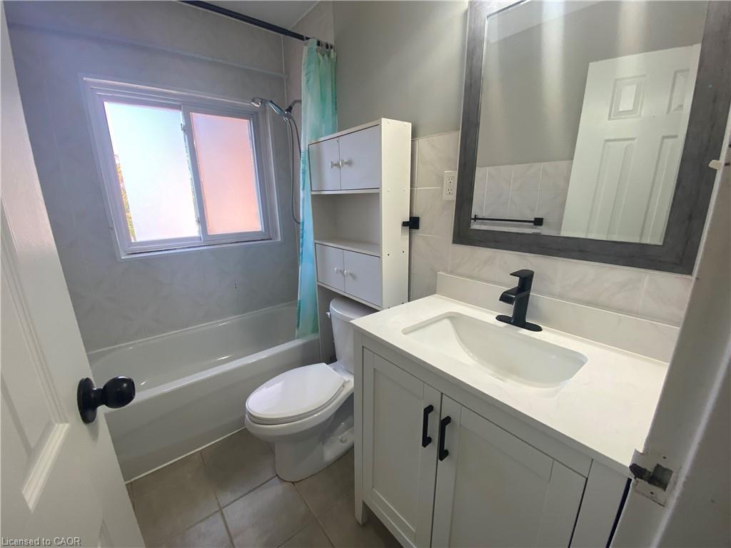 









163


Chandler

Drive, 15,
Kitchener,




ON
N2E 1H1

