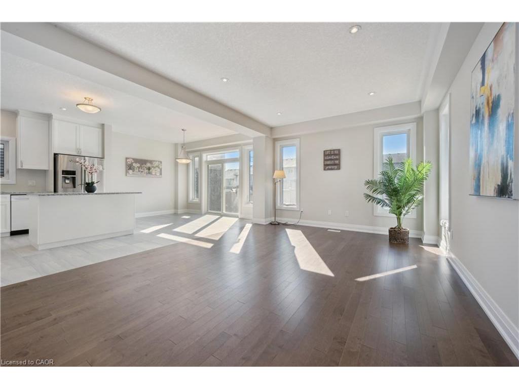 









916


Valencia

Court,
Kitchener,




ON
N2R 0R5

