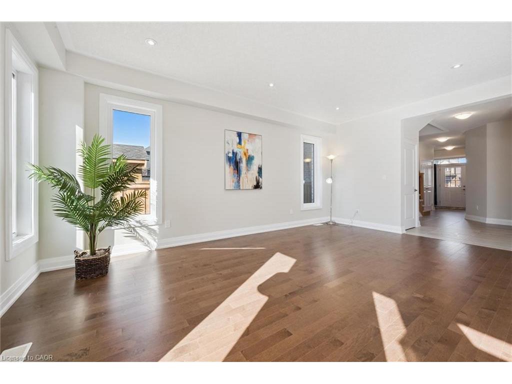 









916


Valencia

Court,
Kitchener,




ON
N2R 0R5

