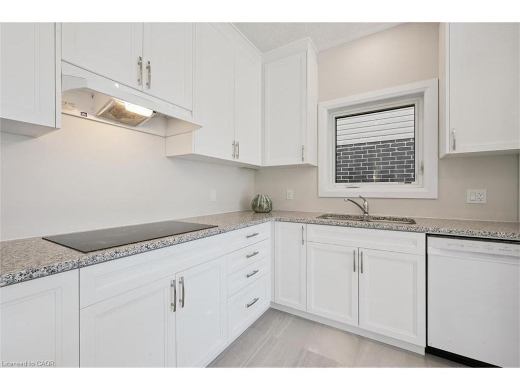 









916


Valencia

Court,
Kitchener,




ON
N2R 0R5

