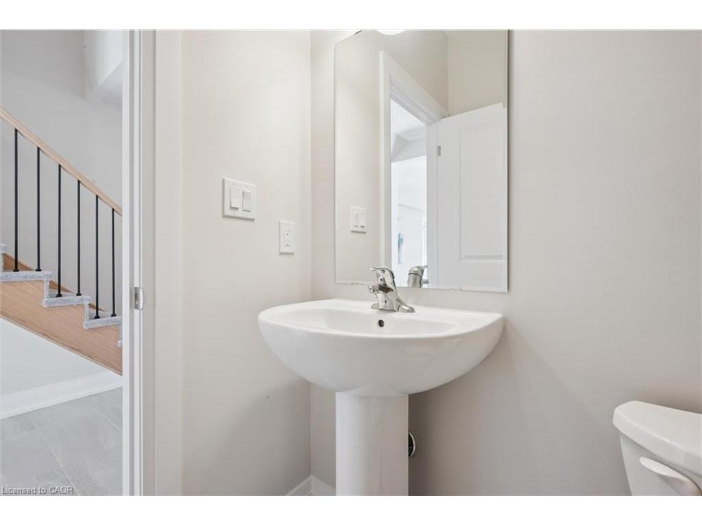 









916


Valencia

Court,
Kitchener,




ON
N2R 0R5

