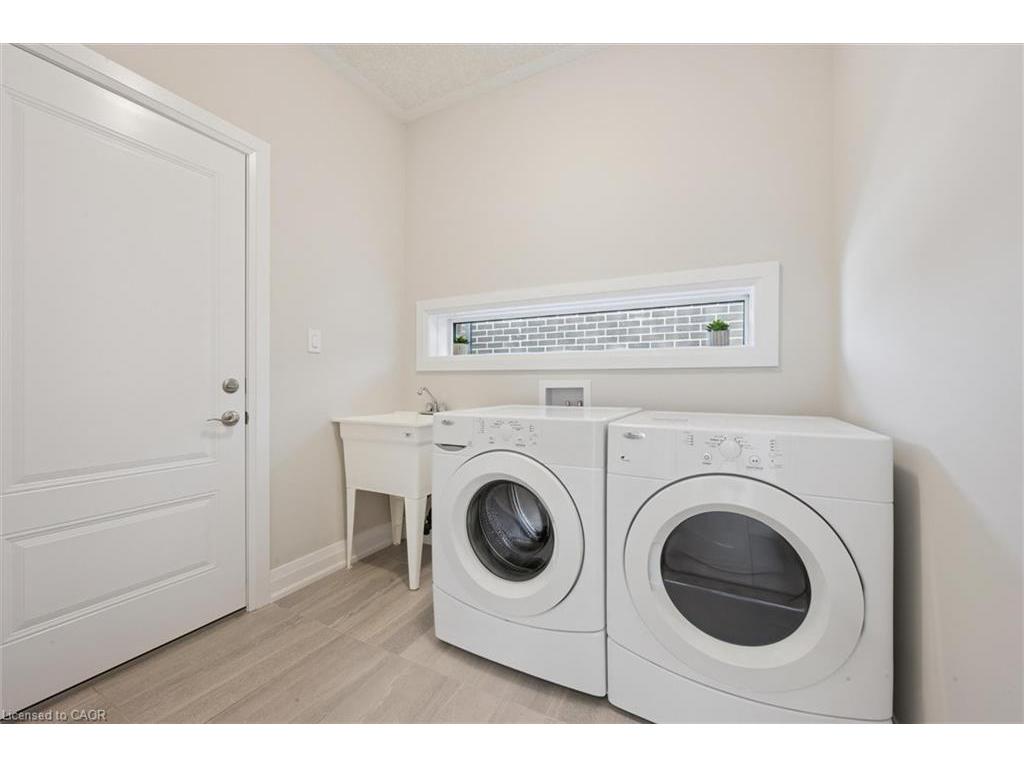 









916


Valencia

Court,
Kitchener,




ON
N2R 0R5

