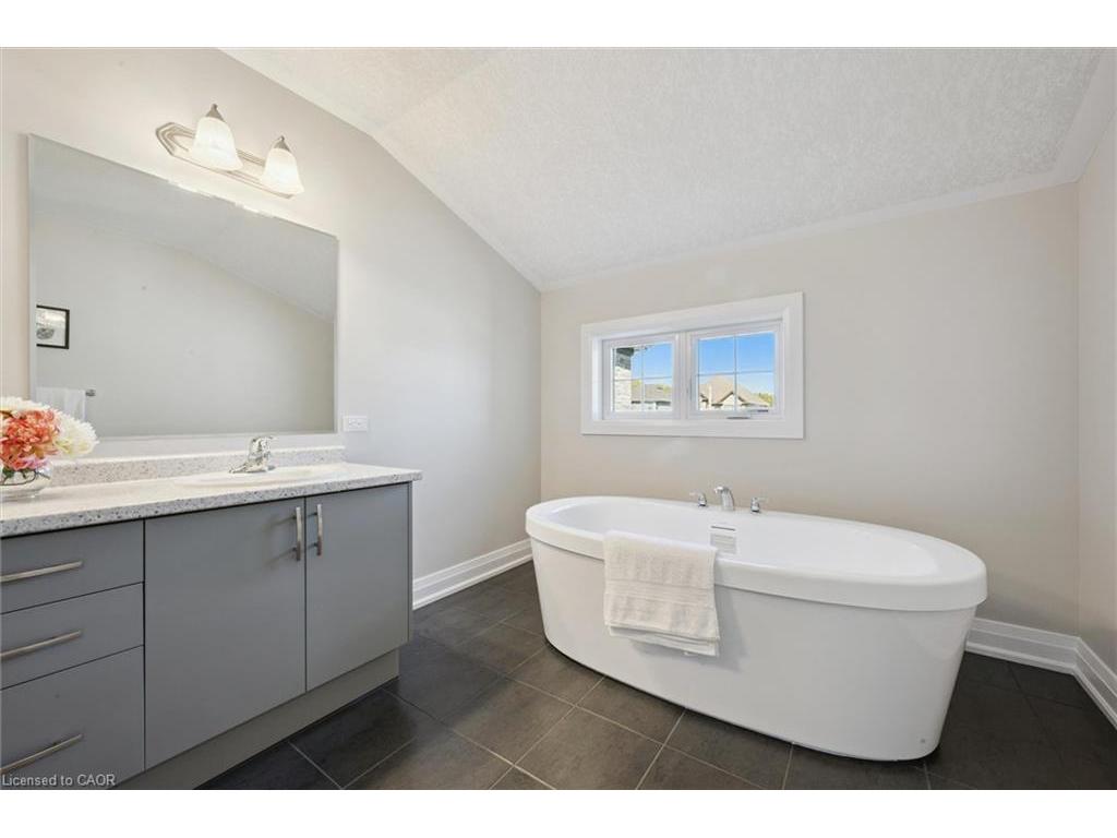 









916


Valencia

Court,
Kitchener,




ON
N2R 0R5

