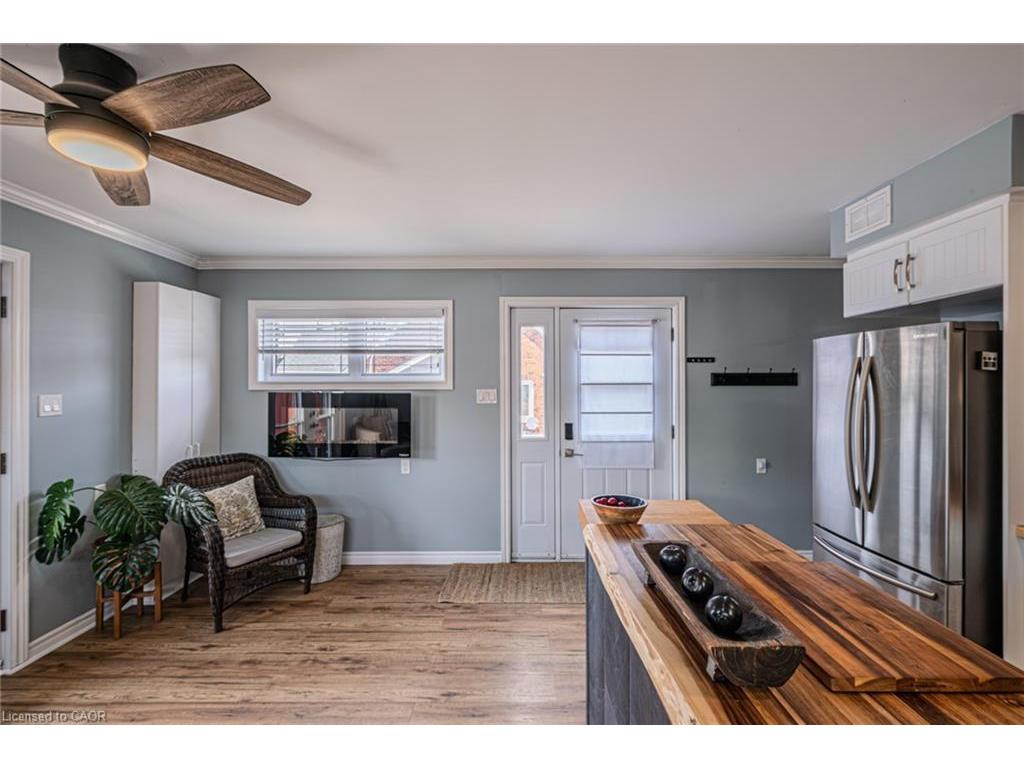 









2017


Erie

Street,
Port Dover,




ON
N0A 1N7

