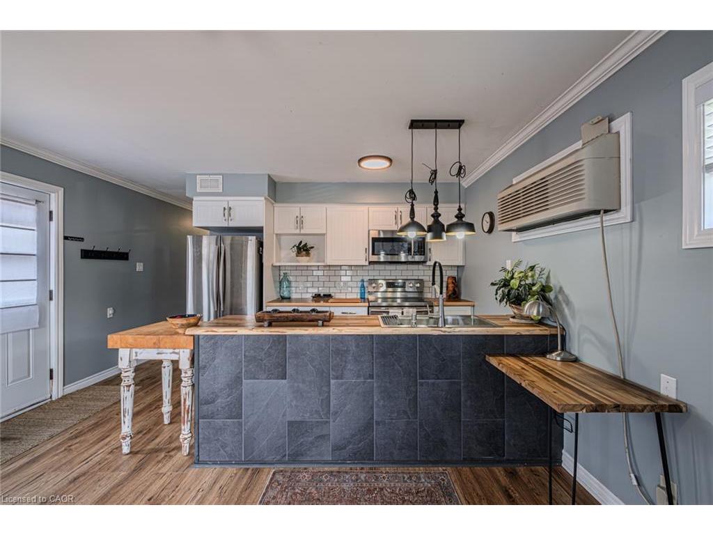 









2017


Erie

Street,
Port Dover,




ON
N0A 1N7

