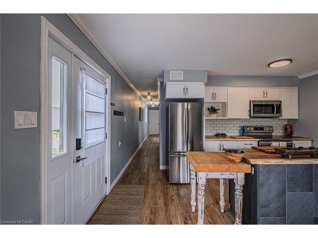 









2017


Erie

Street,
Port Dover,




ON
N0A 1N7

