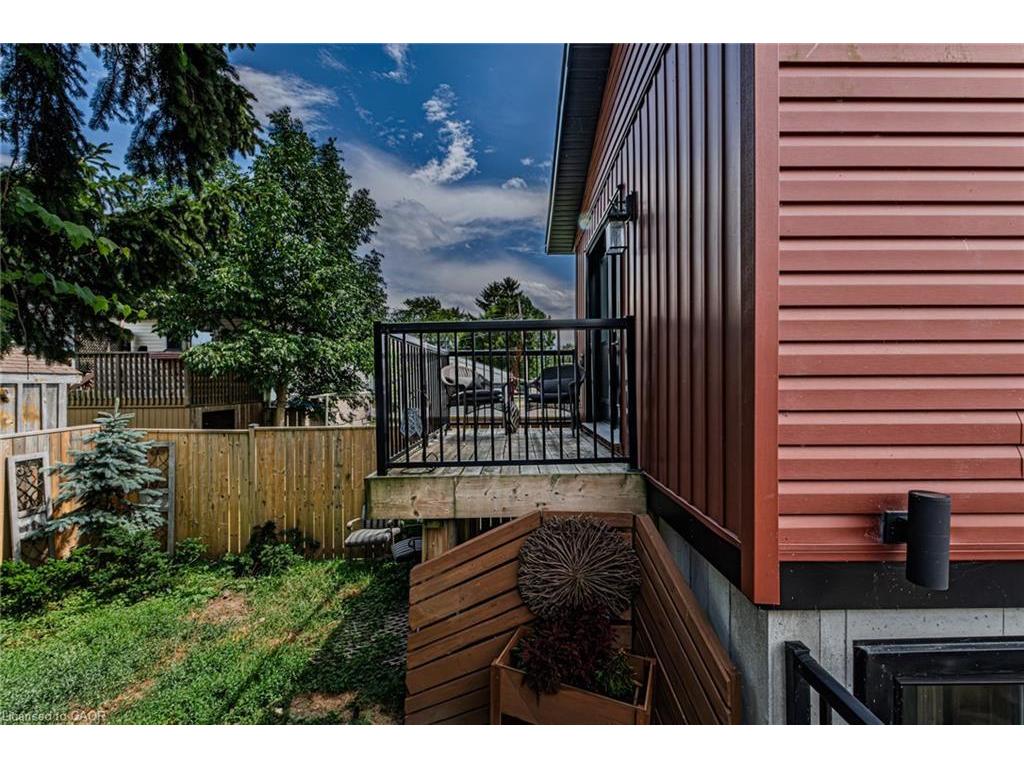 









2017


Erie

Street,
Port Dover,




ON
N0A 1N7

