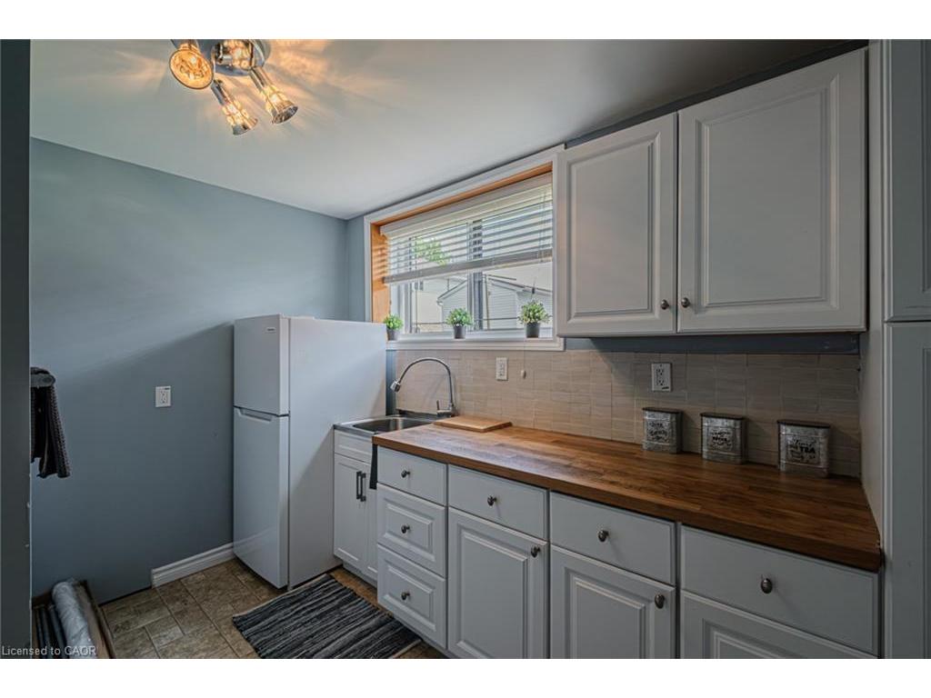 









2017


Erie

Street,
Port Dover,




ON
N0A 1N7

