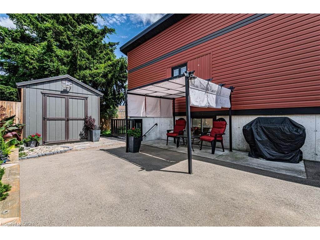 









2017


Erie

Street,
Port Dover,




ON
N0A 1N7

